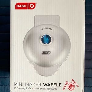 Dash Mini Waffle Maker, Silver
